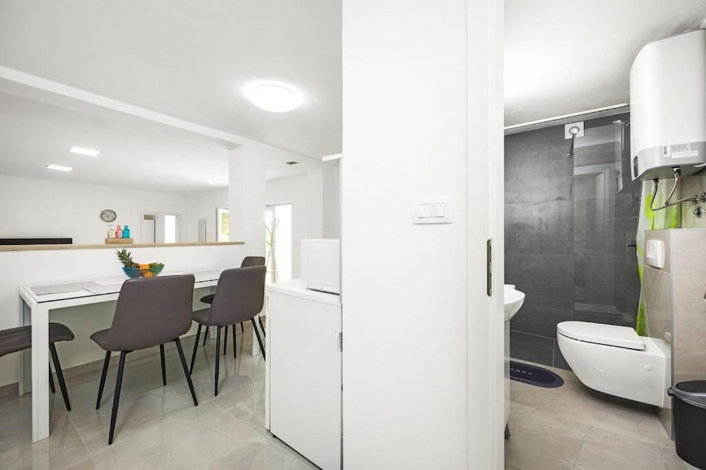 Apartment Olive Garden Near Pula 3 Km From Center And Only 4 Km From The Beach For 4 Persons Exterior foto